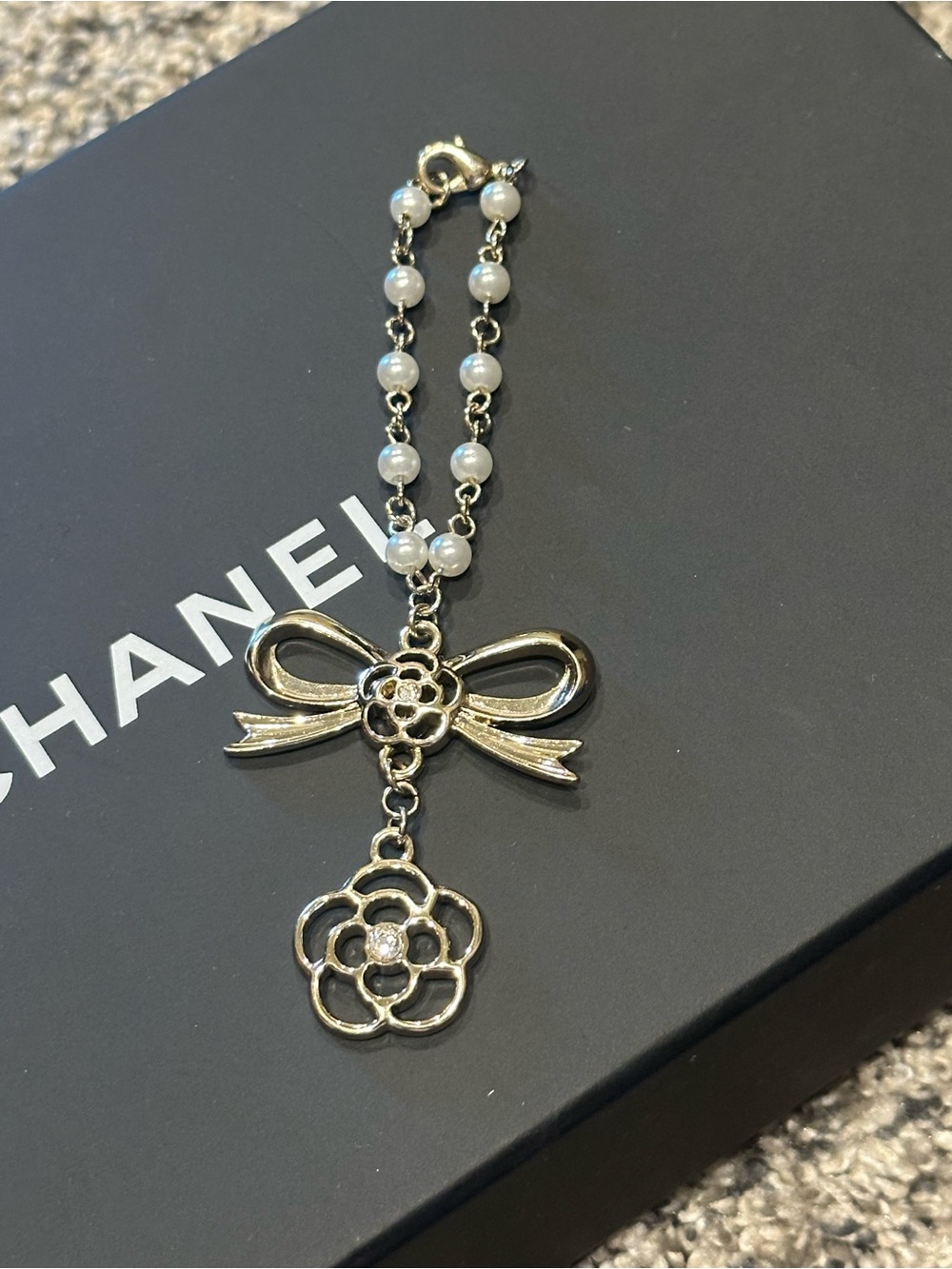 Gold, Pearl and Rhinestone Bow Bag Charm - Picture 2 of 2